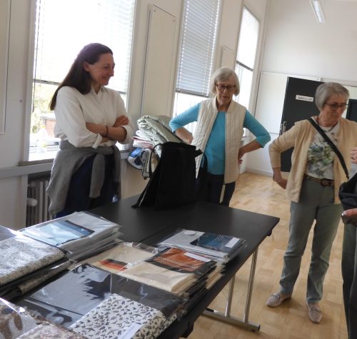 Pernille og hendes butik, vi er allerede begyndt at kigge på stofferne