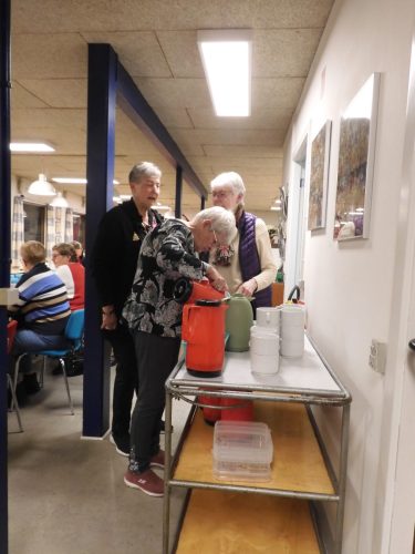 så er kaffen sat frem