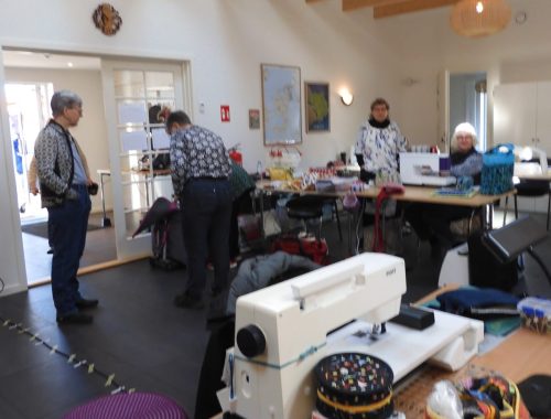 og symaskinerne kommer på plads