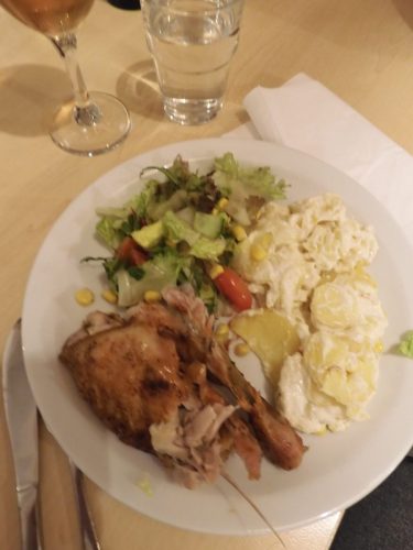 Aftensmad - kylling, salat, flødekartofler