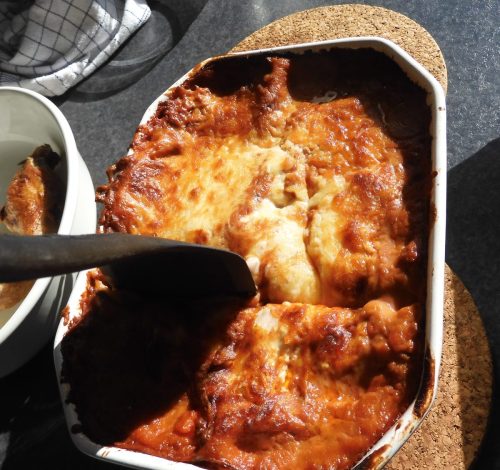 Lasagne og salat til aftensmad